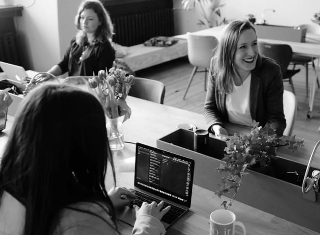 women working office